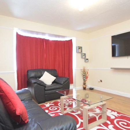 Four Bedroom Townhouse 12 Minutes Walk To Excel Exhibition Centre London Eksteriør bilde
