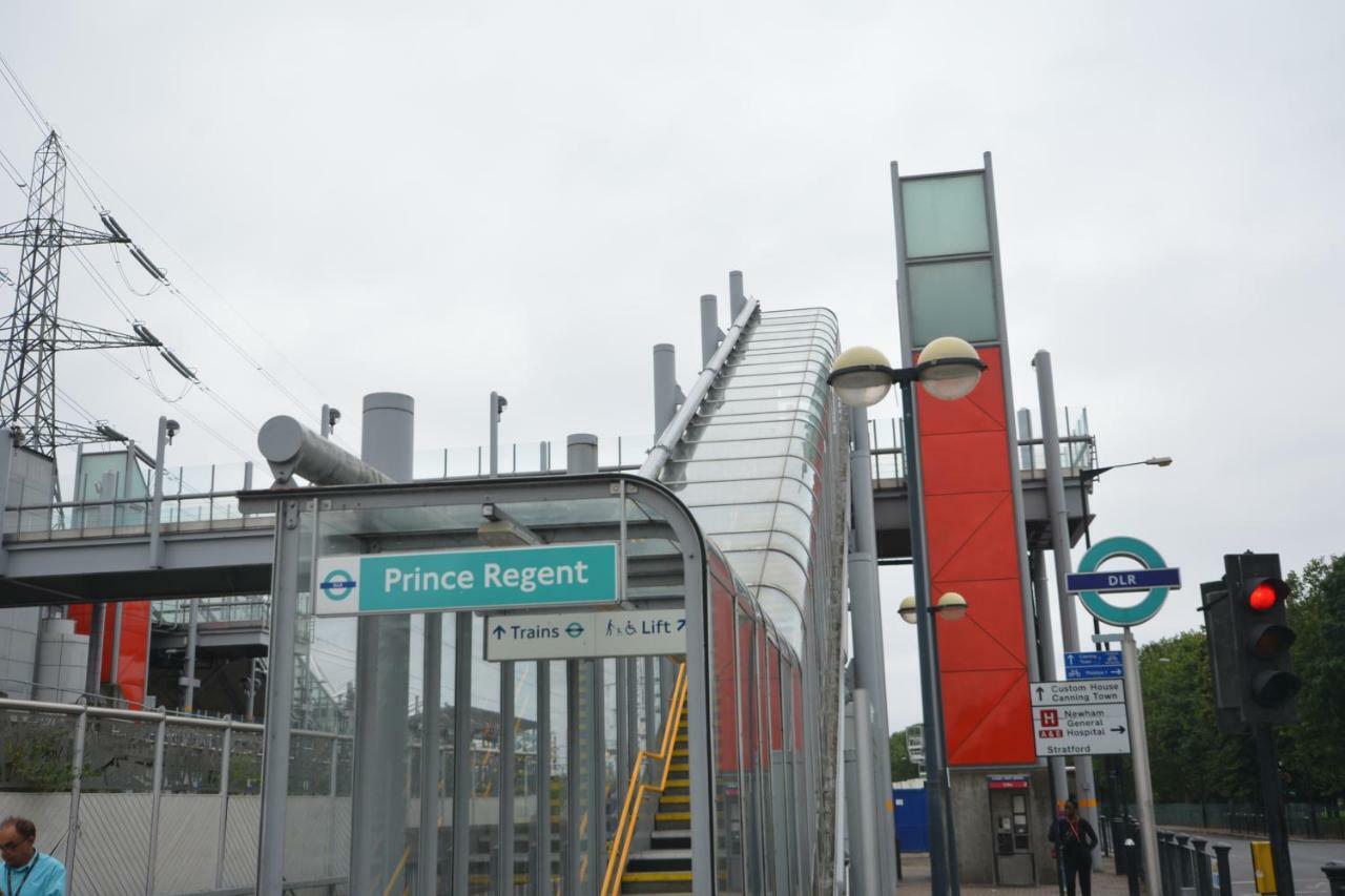 Four Bedroom Townhouse 12 Minutes Walk To Excel Exhibition Centre London Eksteriør bilde
