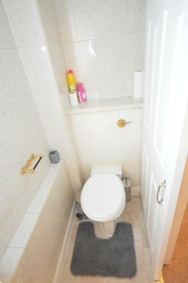 Four Bedroom Townhouse 12 Minutes Walk To Excel Exhibition Centre London Eksteriør bilde