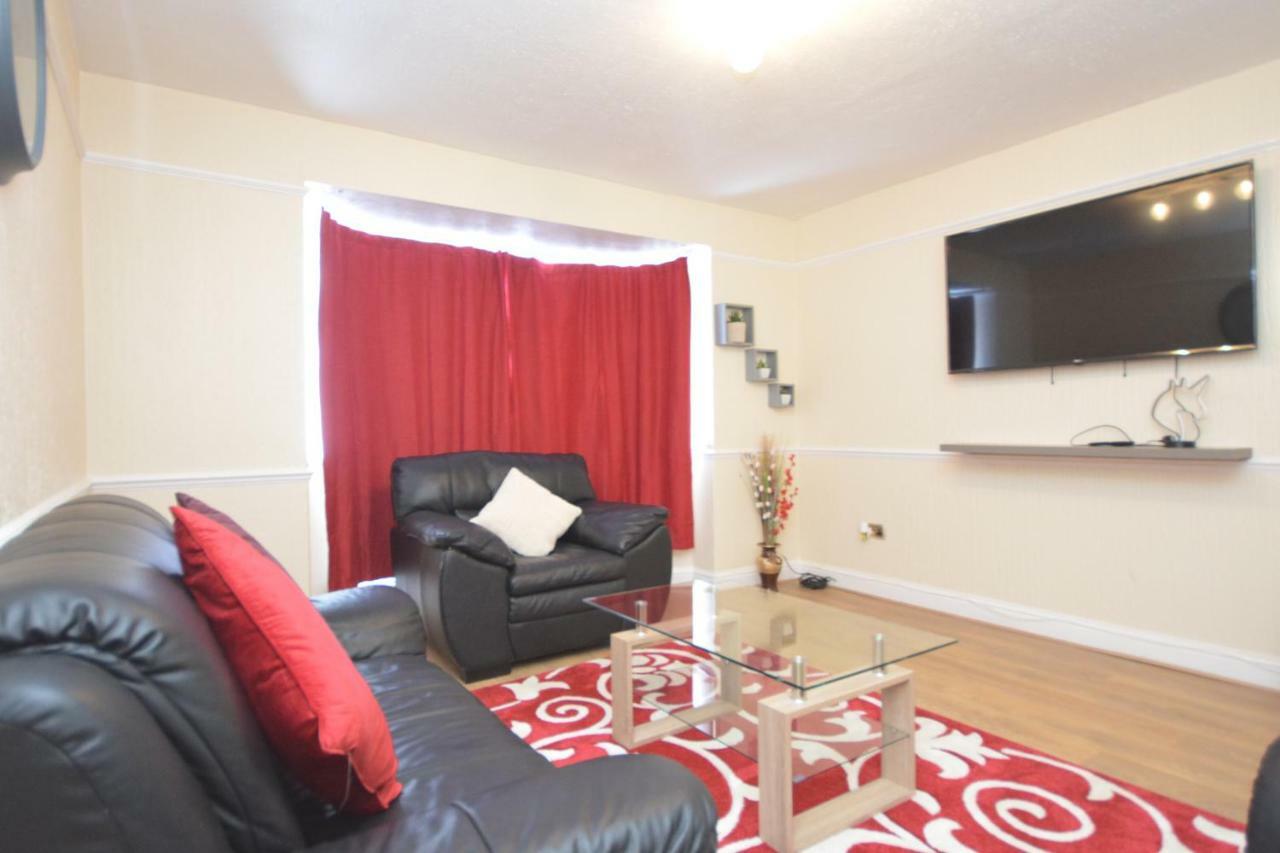 Four Bedroom Townhouse 12 Minutes Walk To Excel Exhibition Centre London Eksteriør bilde