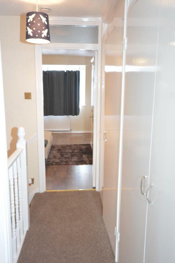 Four Bedroom Townhouse 12 Minutes Walk To Excel Exhibition Centre London Eksteriør bilde