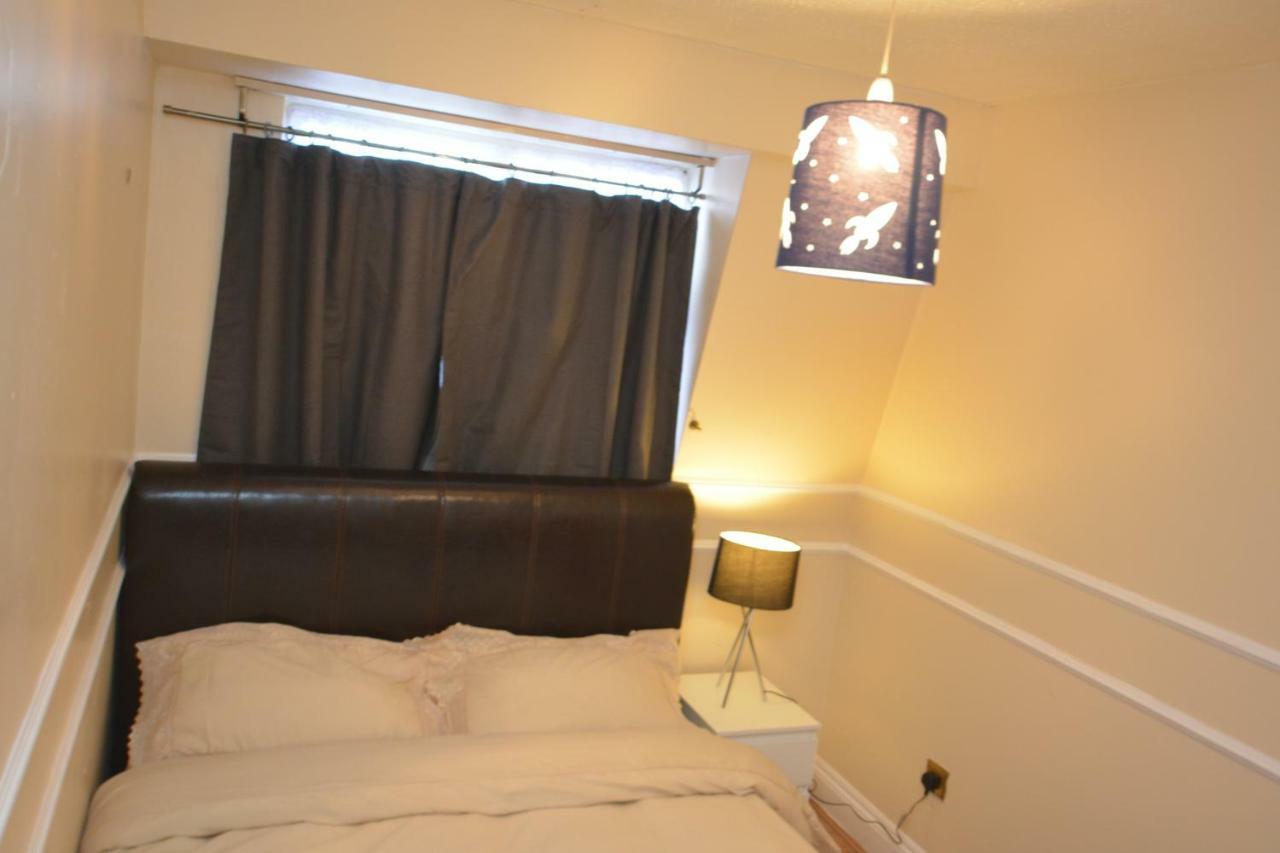 Four Bedroom Townhouse 12 Minutes Walk To Excel Exhibition Centre London Eksteriør bilde