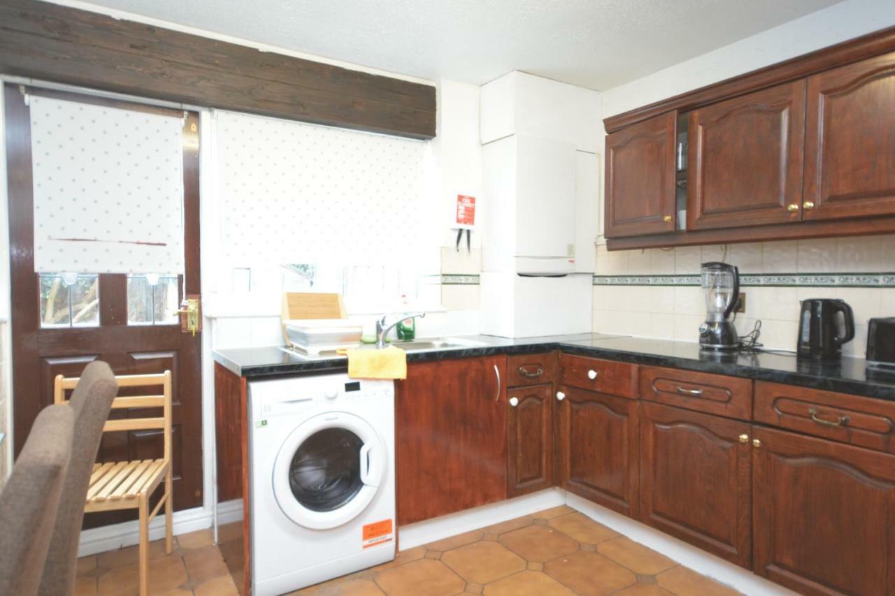 Four Bedroom Townhouse 12 Minutes Walk To Excel Exhibition Centre London Eksteriør bilde